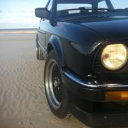 BMW e30 320i