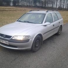 Opel vectra st car