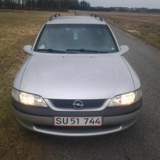 Opel vectra st car