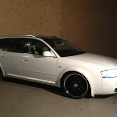 Audi A6 2,4 V6 - 7 Personers - Solgt