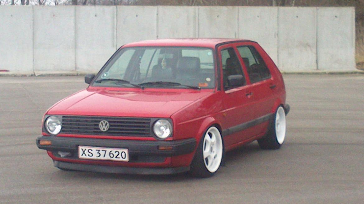 VW golf 2 1.3  total skadet billede 2