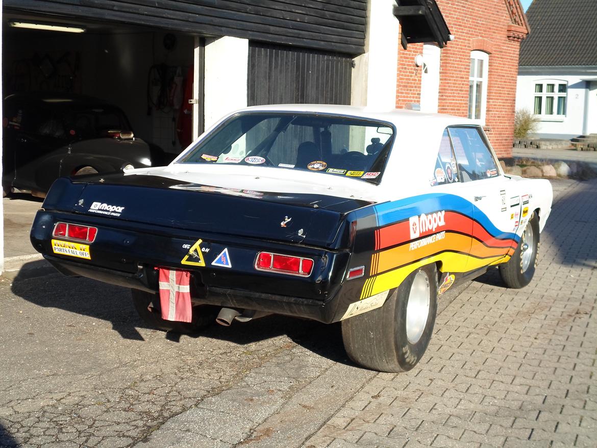 Dodge dart - foran garagen  billede 6