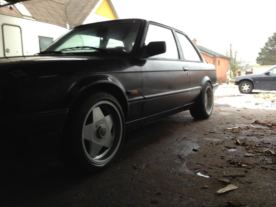 BMW E30 318i billede 1