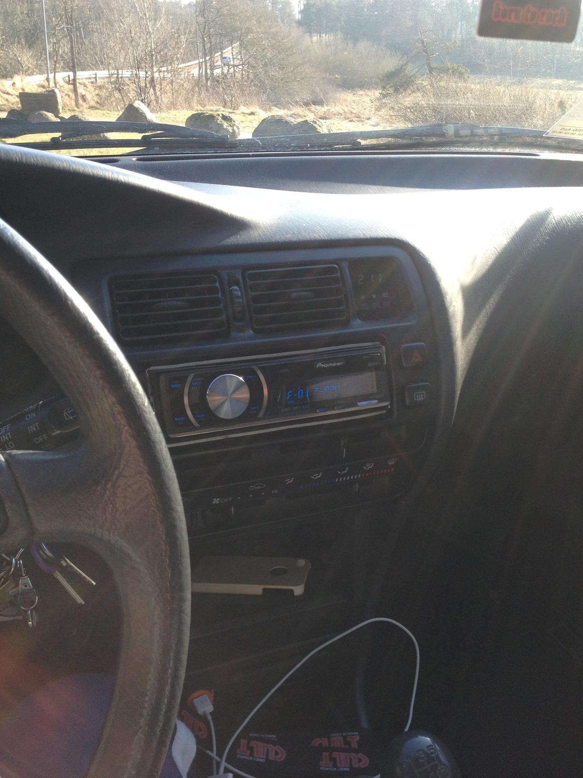 Toyota Corolla E 10 1,3 16V Champ (Byttet) billede 4