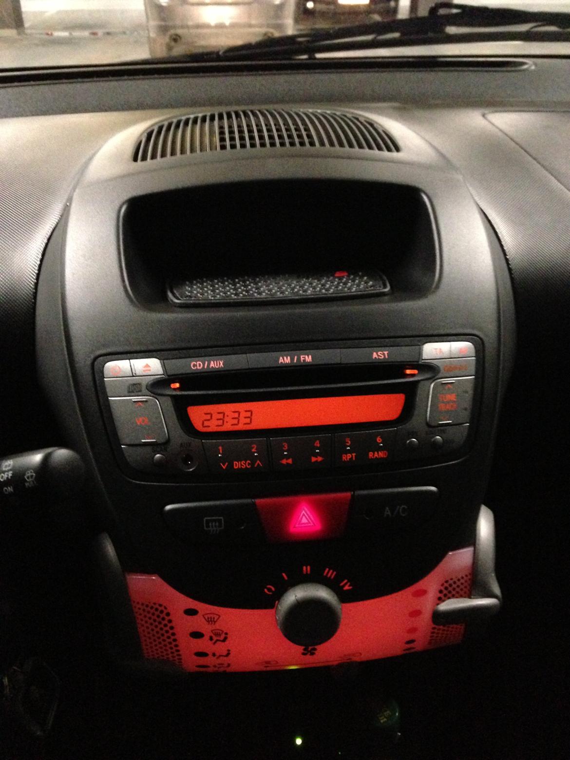 Peugeot 107 5d Sportium billede 10