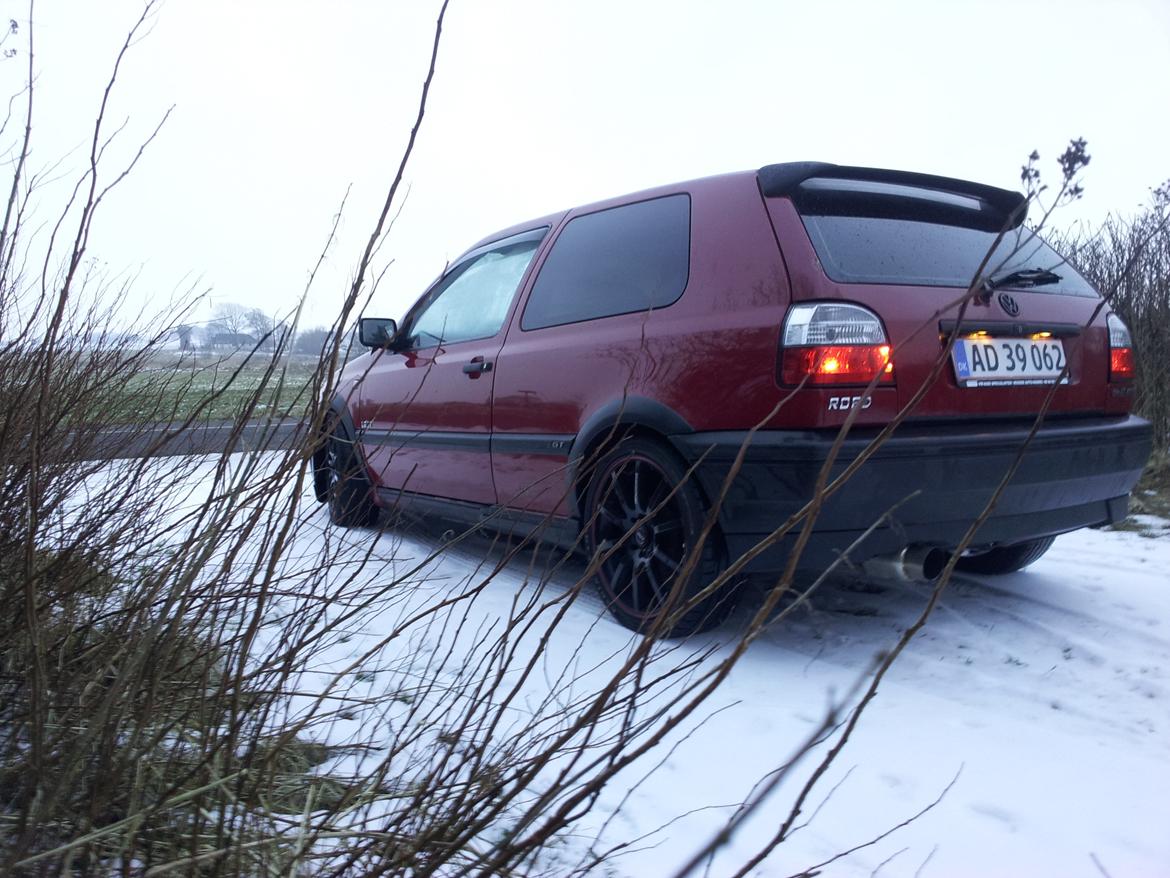 VW Golf 3 1.8 GT. Total skadet. billede 1