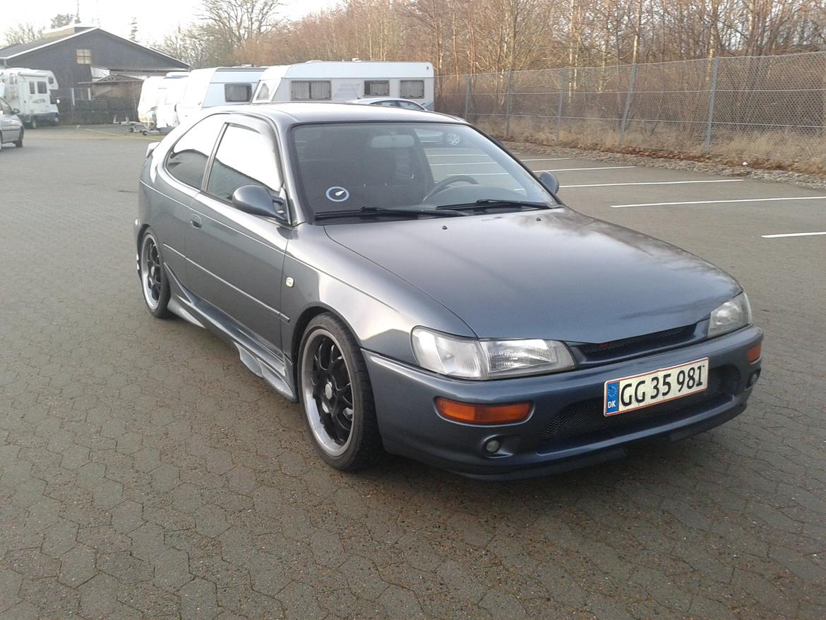 Toyota Corolla - så kan man lige se den med sommerfælge på :) billede 13