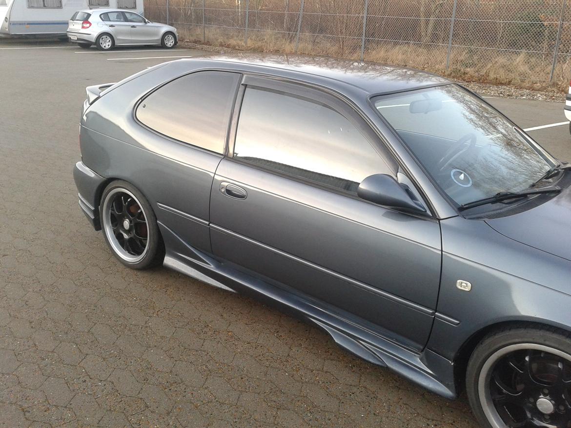 Toyota Corolla - så kan man lige se den med sommerfælge på :) billede 16