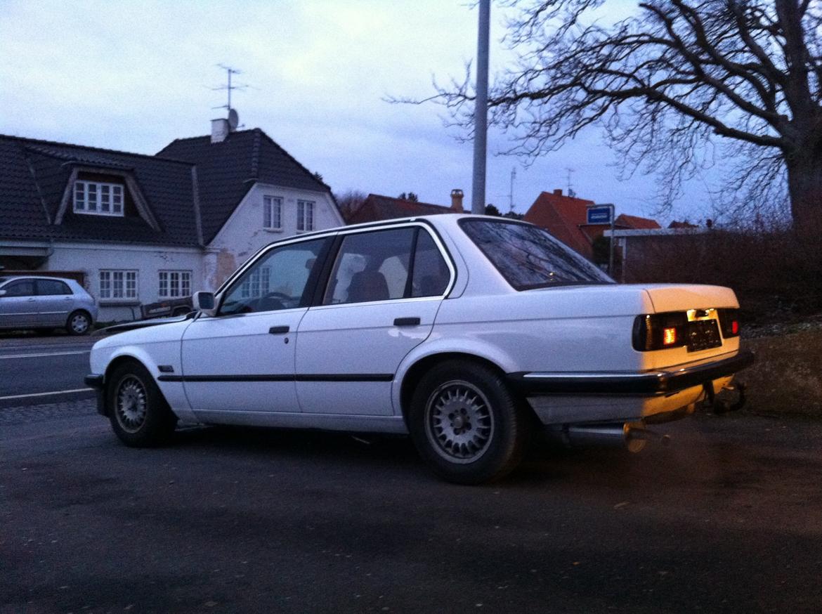 BMW E30 320i 'Byttes til touring' billede 20