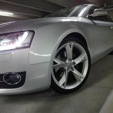 Audi A5 3,0 TDi Coupe´ quattro