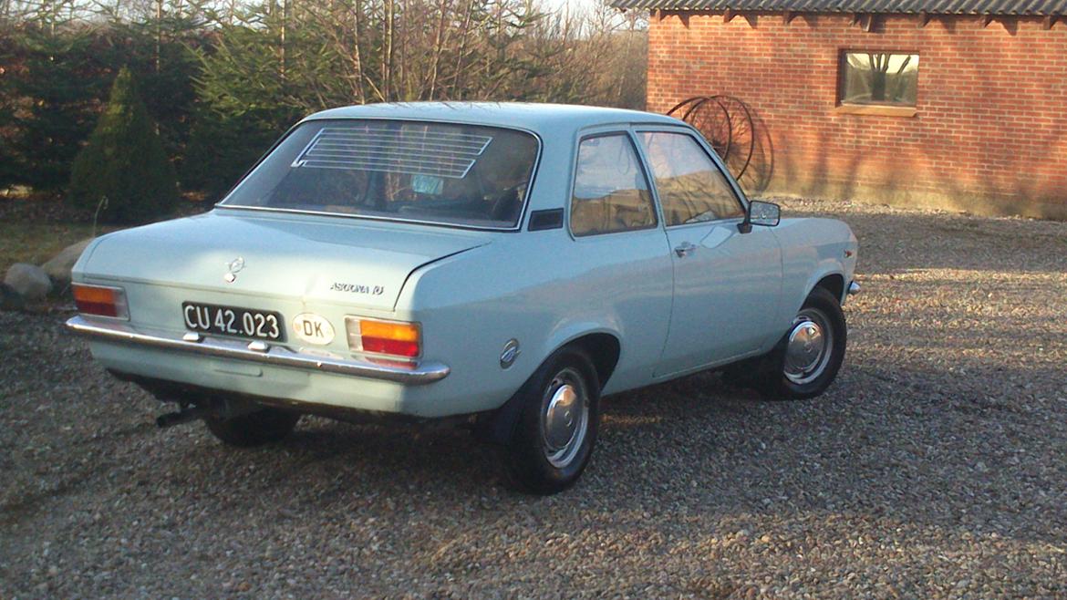 Opel ascona a solgt billede 3