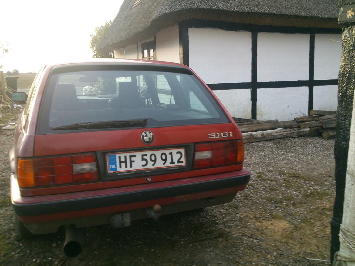 BMW E30 318 i Touring billede 2