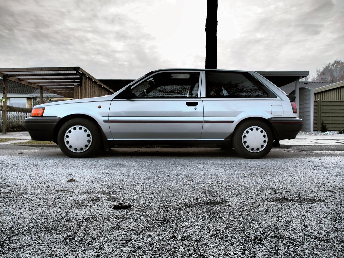 Nissan sunny billede 8