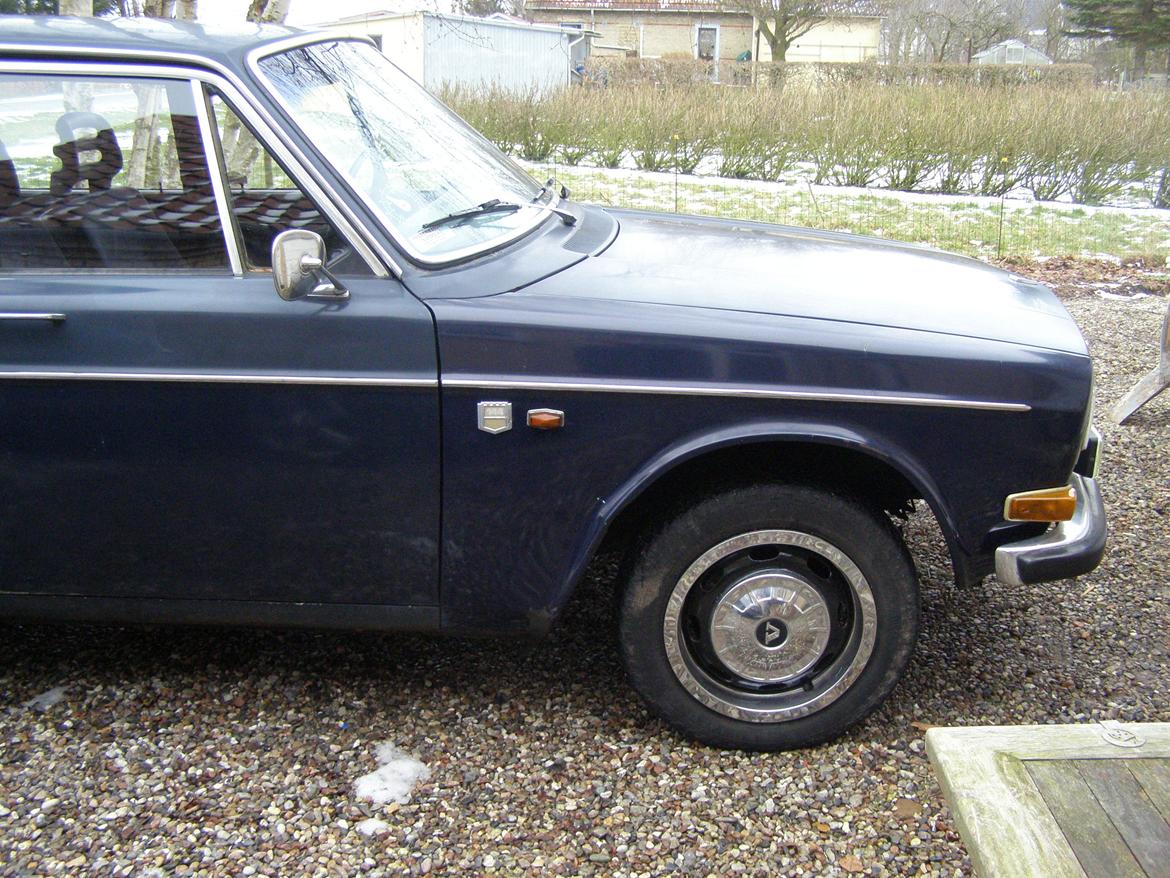 Volvo 144 s - Sådan så den ud de første dage i indkørslen. Dengang 10cm højere. billede 13