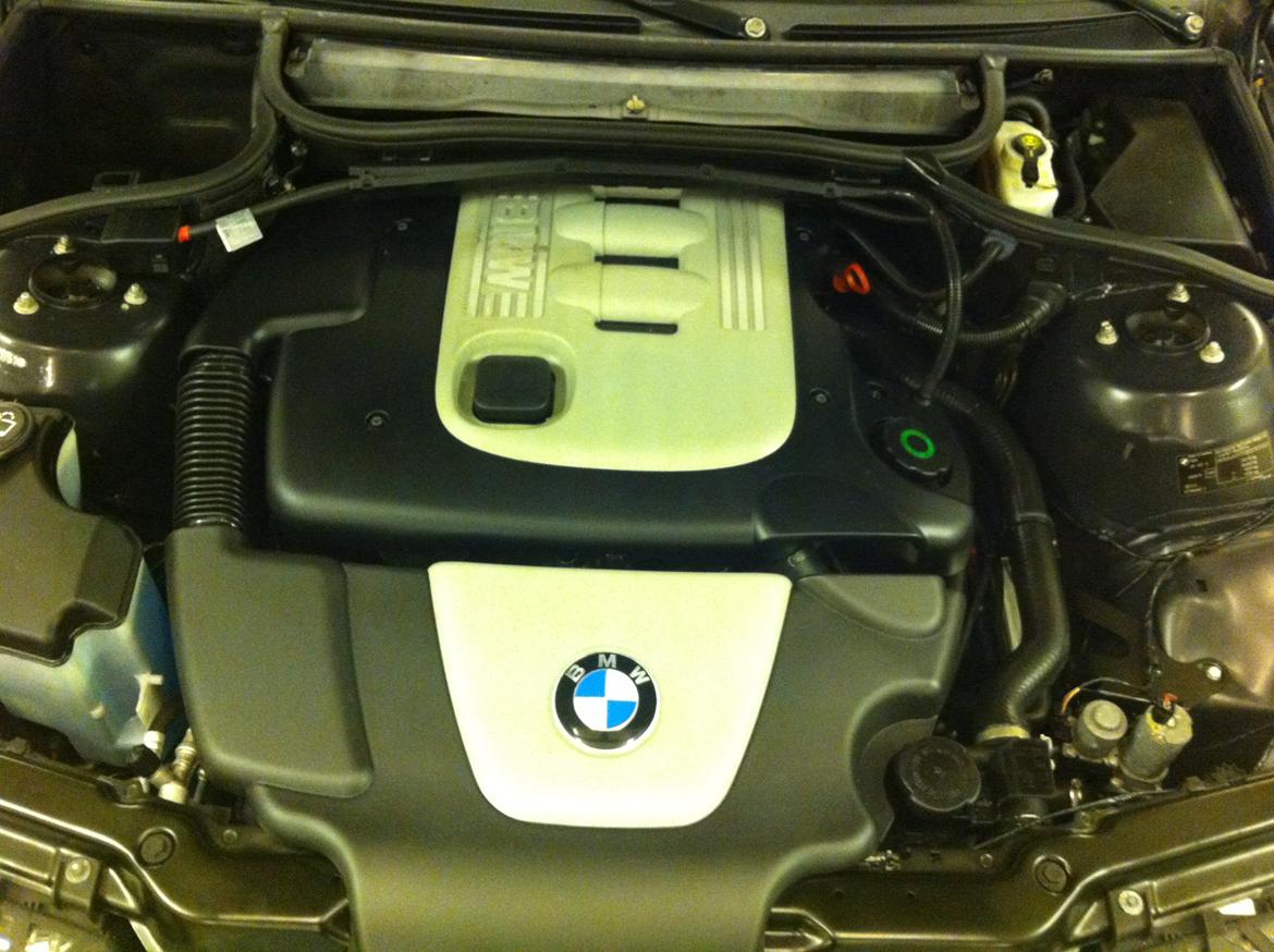 BMW E46 320d Touring "SOLGT" billede 6