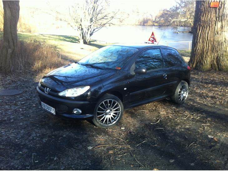 {{currentPhoto.altText}} billede {{currentPhoto.number}}