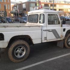 Land Rover Defender 110" Pick up