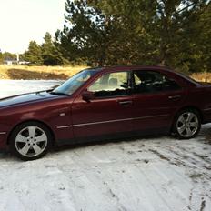 Mercedes Benz E-klasse W210 E 220 CDI