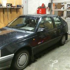 Opel kadett E