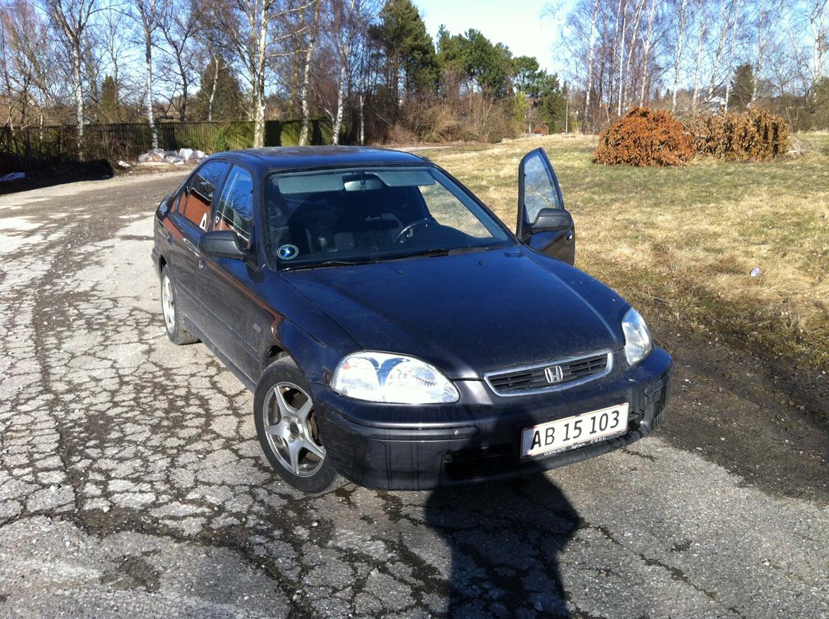 Honda Civic EK4 VTI 4D - så kom øjenskyggerne af billede 9