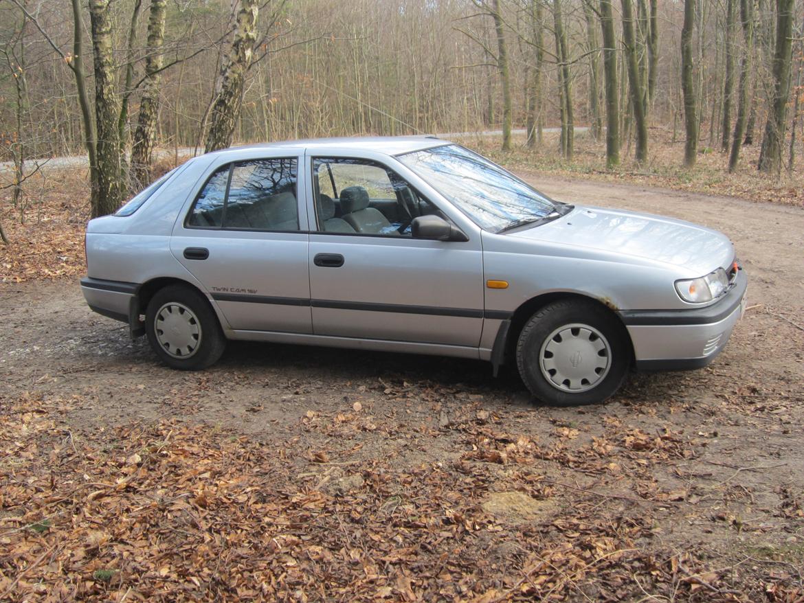 Nissan Sunny "Twincam" billede 3