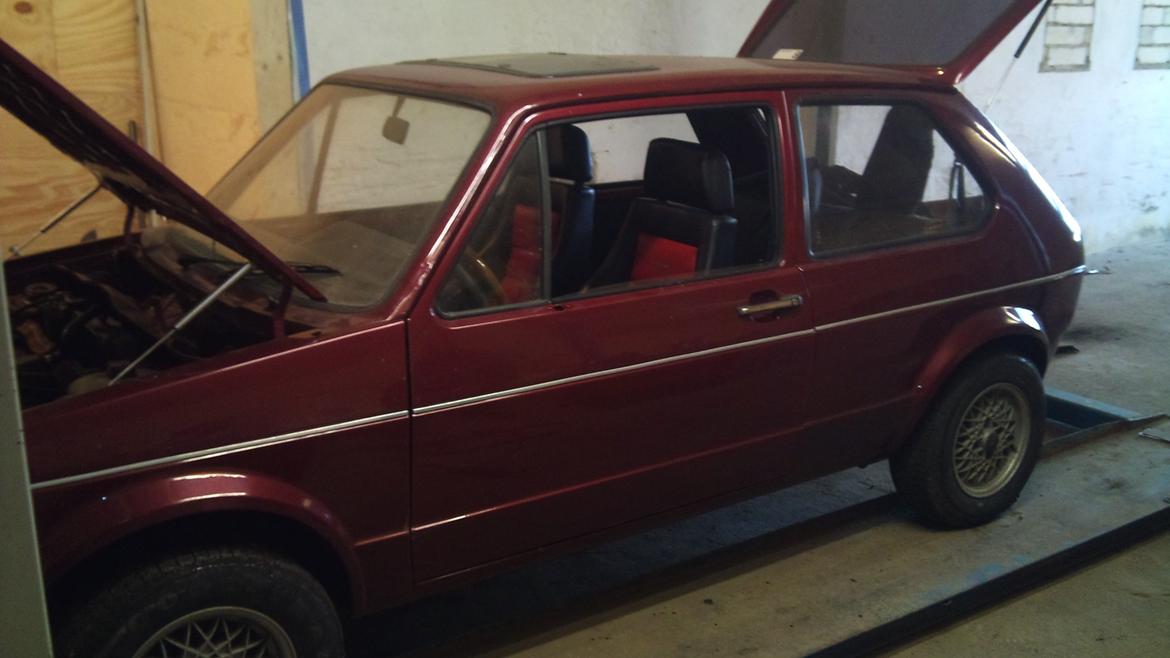 VW GOLF MK I 1,6D SOMMERBIL solgt billede 1