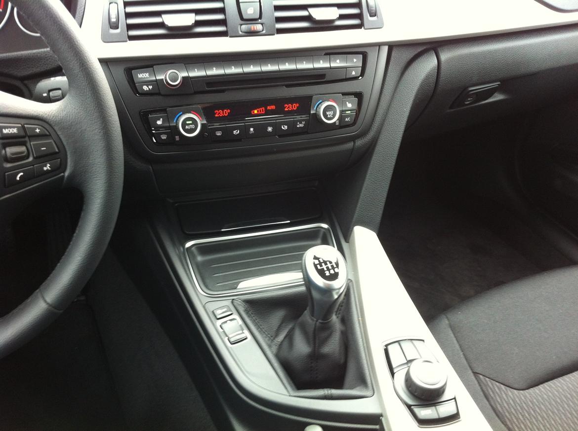 BMW 320D Touring billede 17
