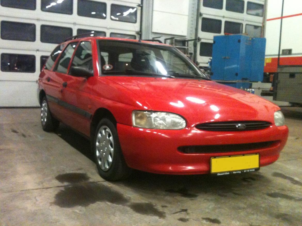 Ford Escort Estate Van 1,8 ZeTec, "Fizz-Mobilen" billede 2
