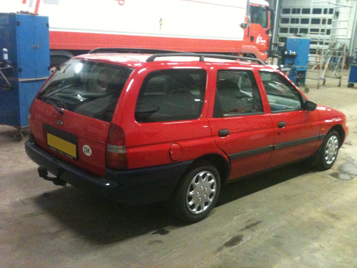 Ford Escort Estate Van 1,8 ZeTec, "Fizz-Mobilen" billede 6