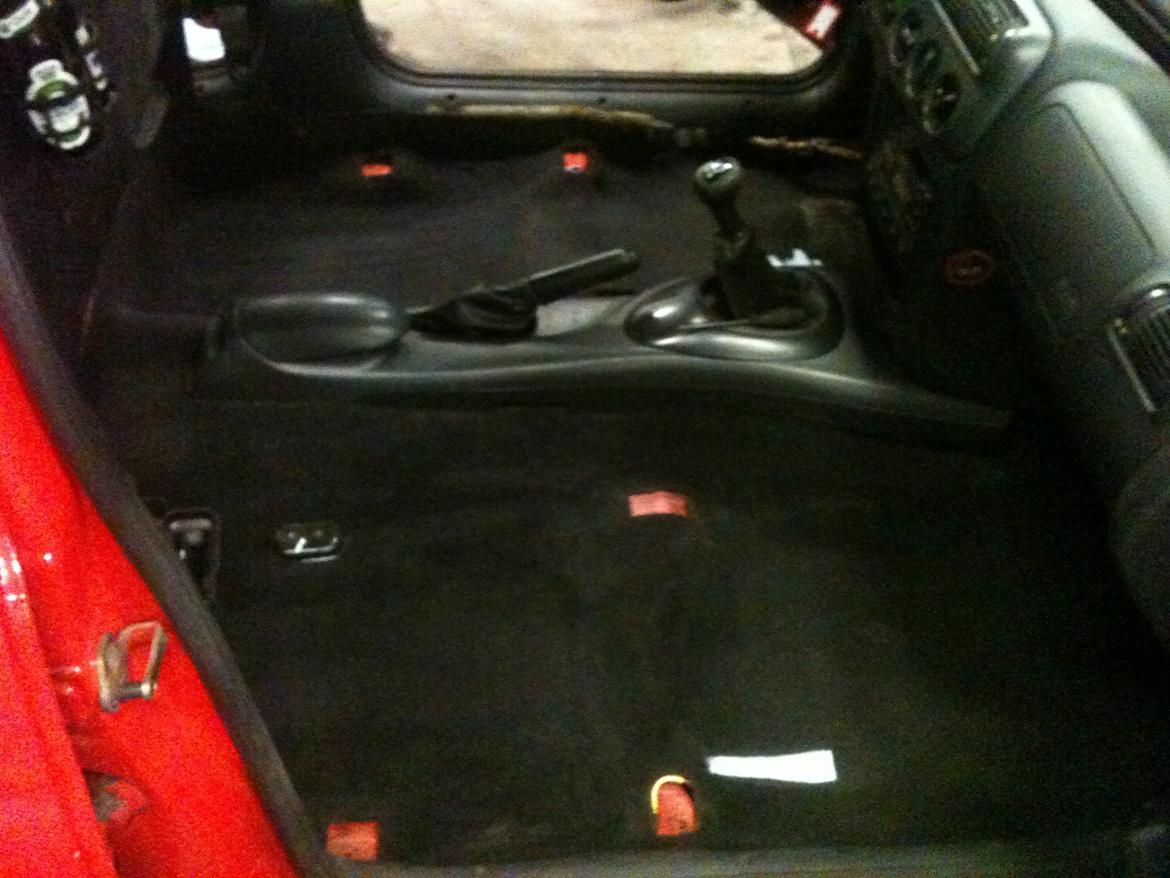 Ford Escort Estate Van 1,8 ZeTec, "Fizz-Mobilen" - Sæder afmonteret for rengøring af gulvtæppe. billede 10