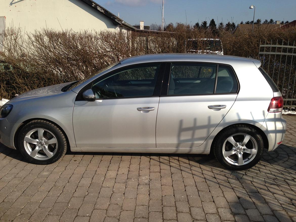 VW Golf 1,4 TSI Highline 160 hk DSG7 - På vinterskøjterne billede 14