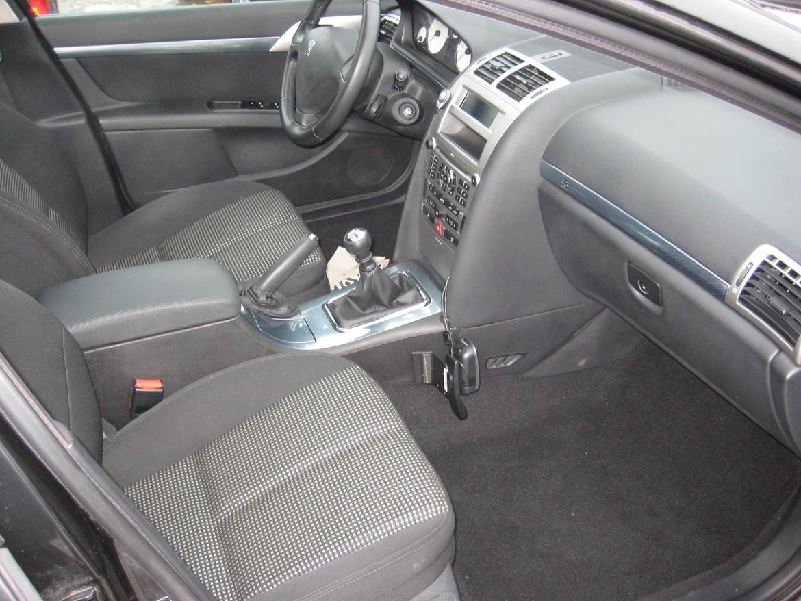 Peugeot 407 HDI XT SW - telefon holderen er borte! billede 1