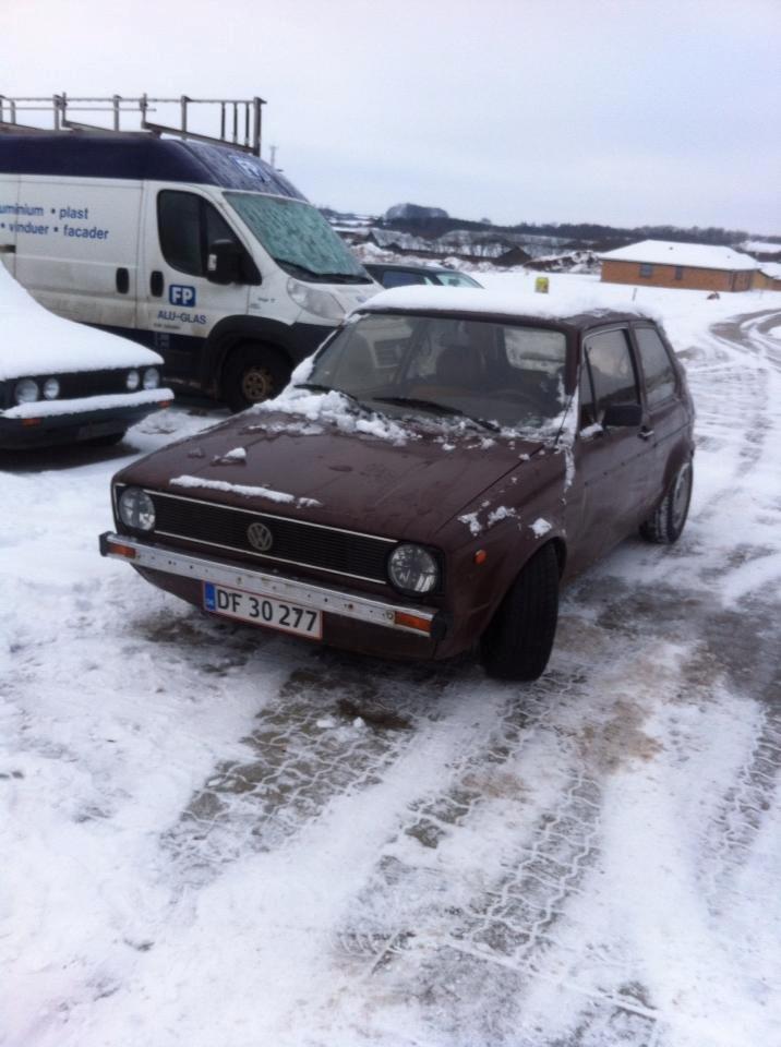 VW Golf 1 1.5 GLS - Da den blev købt og gravet fri af sne.. billede 13