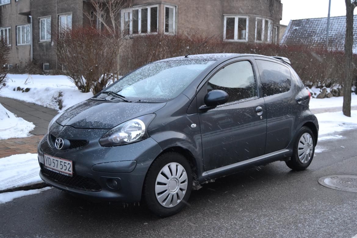 Toyota Aygo 1.0 plus 5 dørs billede 2