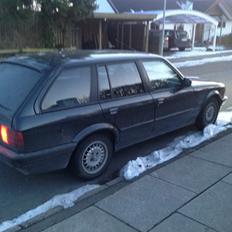 BMW 325i 24v touring{SOLGT}