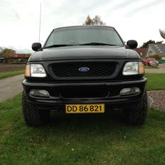 Ford F-150 XLT TRITON 4x4