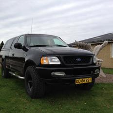 Ford F-150 XLT TRITON 4x4