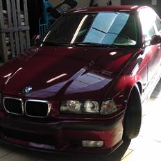 BMW E36 320i 24V