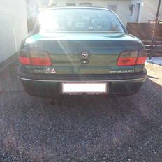 Opel Omega B GL