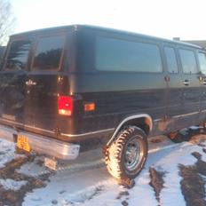 Chevrolet Beauville - Chevy van V8