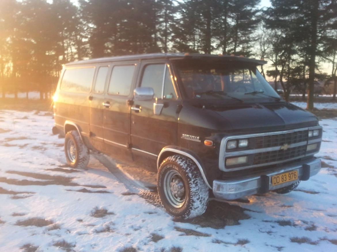 Chevrolet Beauville - Chevy van V8 billede 1