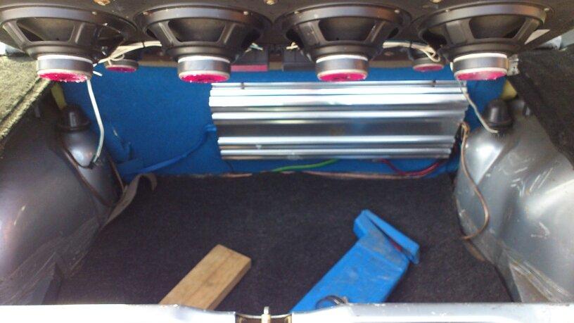 VW Scirocco 1,8i GTX mkII - Mine højtalere og forstærker. billede 6