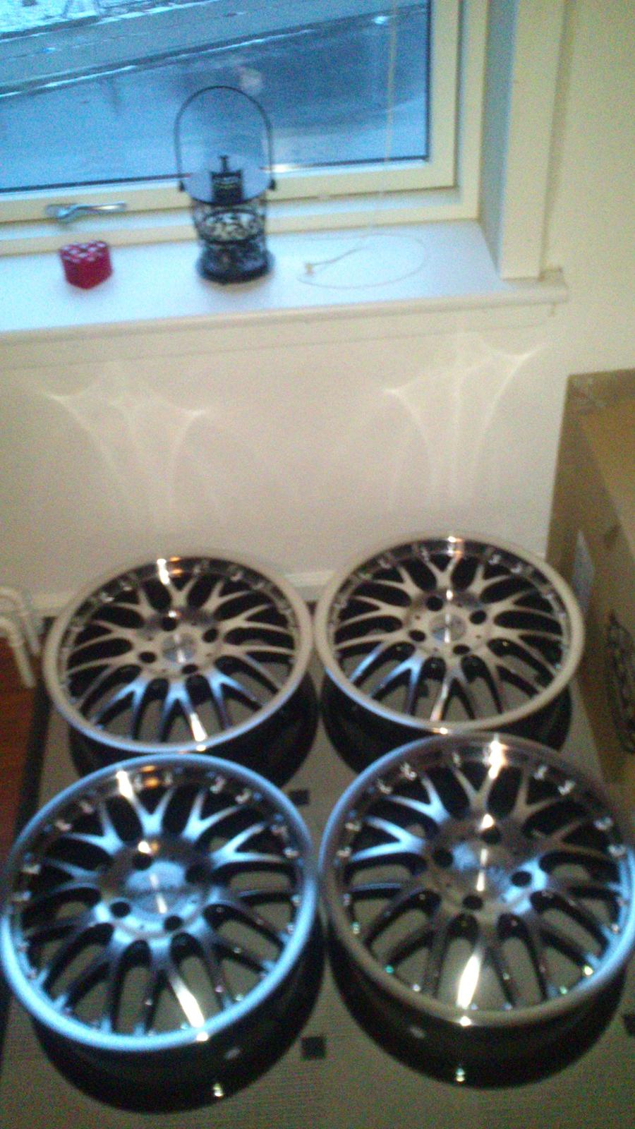 Citroën Saxo 1,6 vts 8v Sport. - Dotz Mugello 16"
kommer på til sommer ;) billede 5