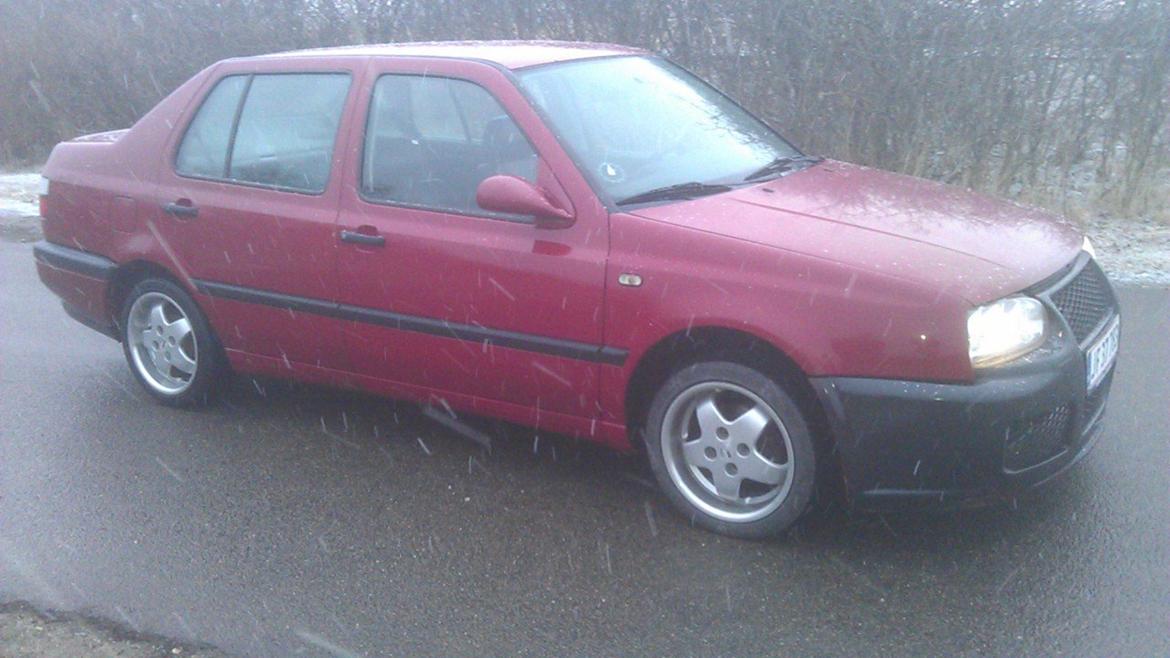 VW Vento Solgt! billede 8