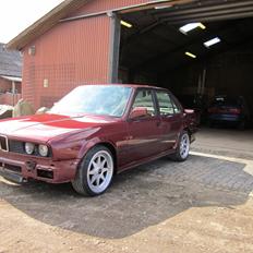 BMW 325i e30