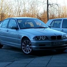 BMW 318i aut.