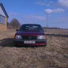 Opel ascona cc c
