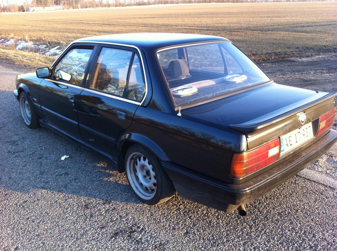 BMW E30 320i billede 11