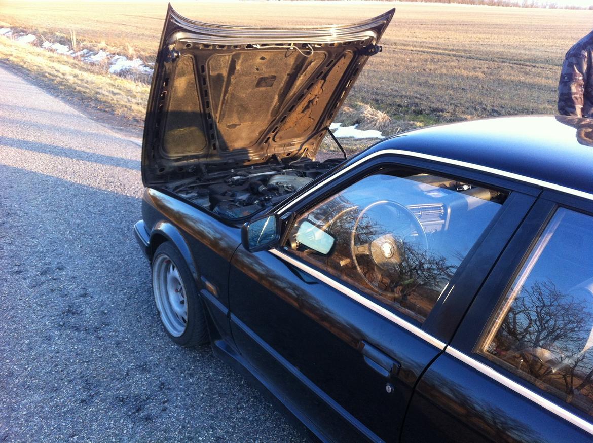 BMW E30 320i billede 14