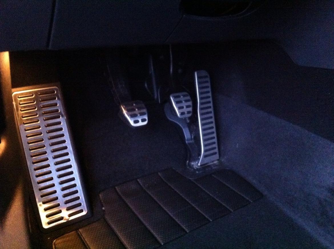 Skoda Superb "SOLGT" - RS pedaler monteret. Det pynter gevaldigt. billede 13